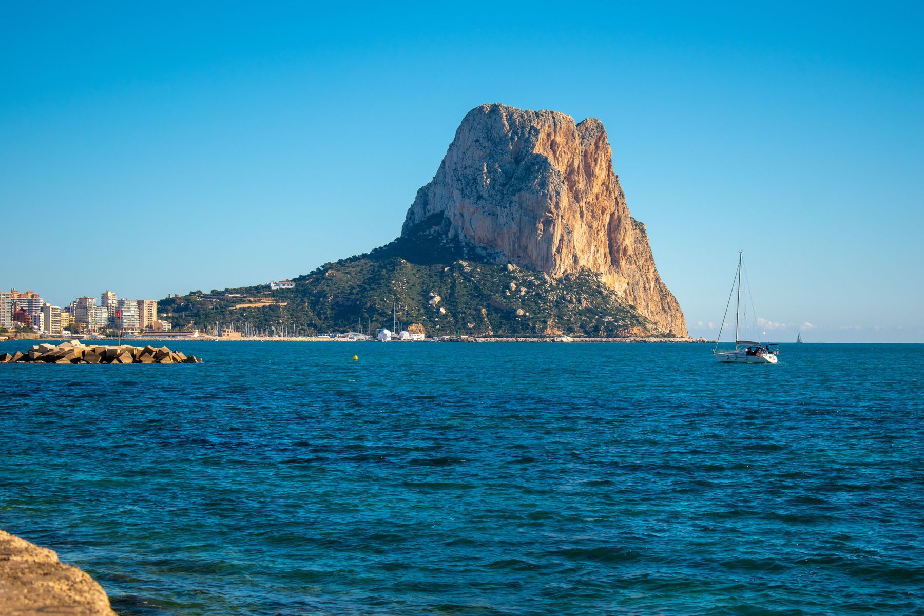 Sailing boat off the Peñón de Ifach, Calpe